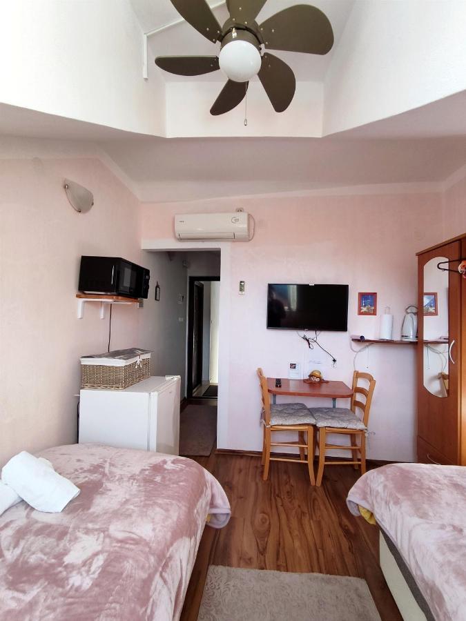 House Ina Ston Hotell Eksteriør bilde
